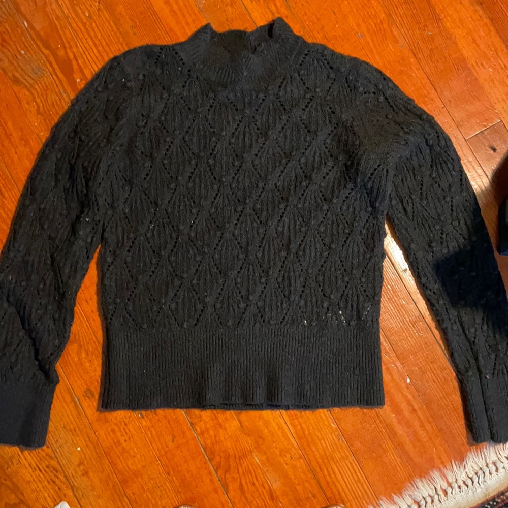 Cozy black sweater. Size S. 58% cotton,30%polyester. Remainder acrylic